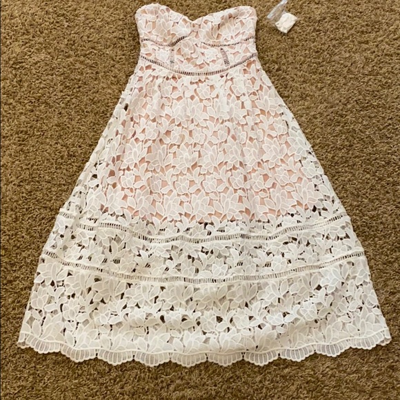 Lulu’s dress😍 - Picture 2 of 3